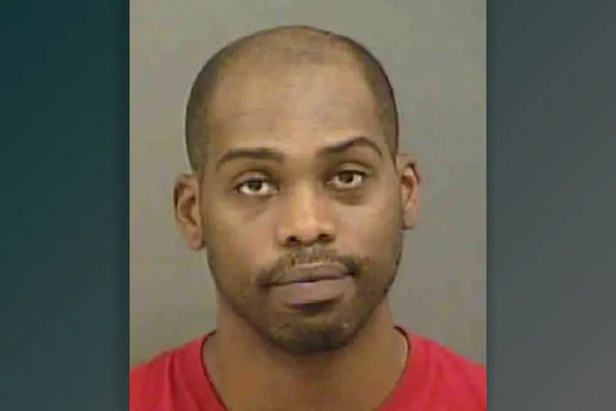 Un folleto policial de Angelo Smith presentado en Killer Relationship Temporada 3 Episodio 11' typeof='foaf:Image' title=