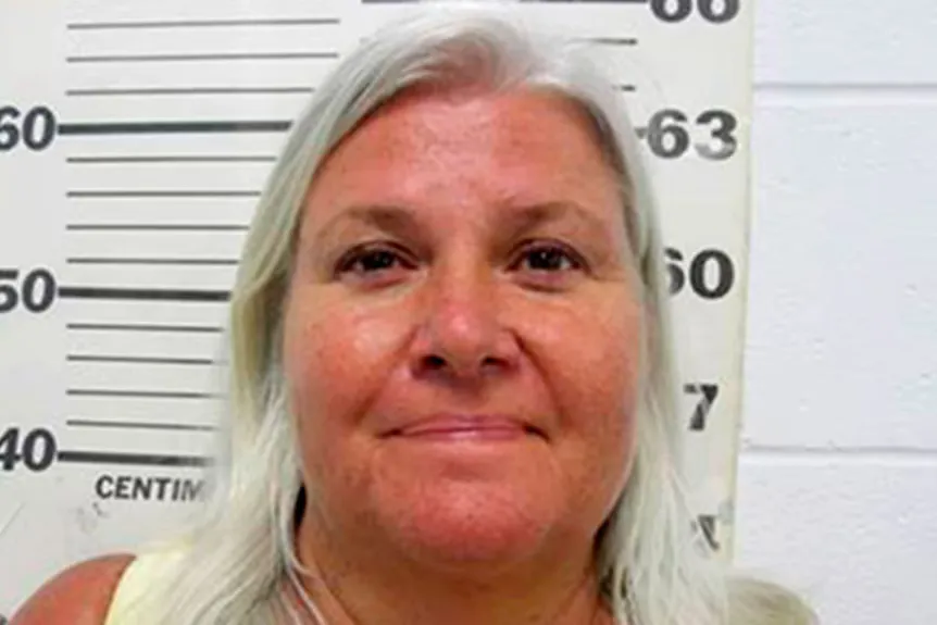 Lois Riess의 경찰 유인물' typeof='foaf:Image' title=