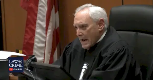 'Vergognatevi': il giudice denuncia i familiari che hanno abbandonato i sopravvissuti mentre il leader della megachiesa viene condannato per violenza sessuale su minori