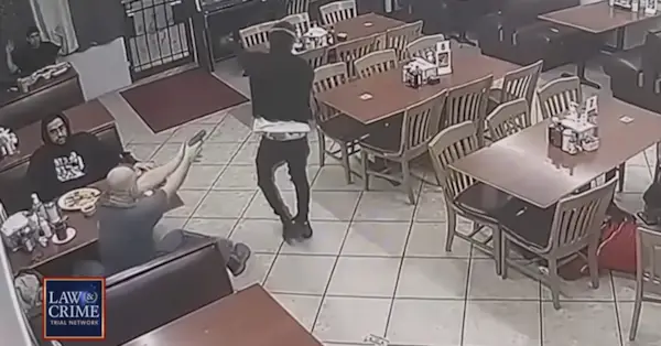 En kund sköt och dödade Eric Eugene Washington på restaurang El Ranchito i Houston, Texas, den 5 januari 2023. (Skärmbild: Law
