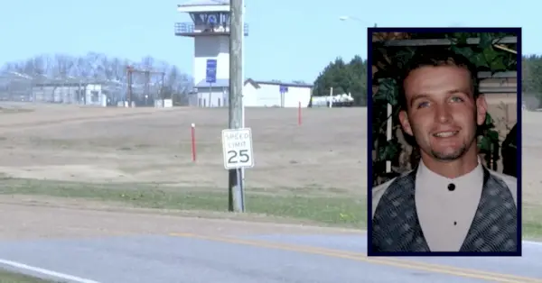 Nápravné zariadenie Ventress, Brandon Dotson