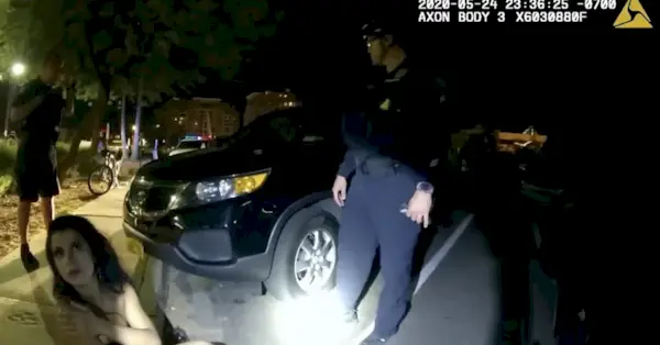 Esenija Garsija attēlota viņas nelikumīgā aresta laikā.