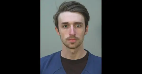 Hijo desempleado se burló de sus padres a los que mató y desmembró, afirmó ser un estudiante universitario que consiguió trabajo en SpaceX: Fiscal