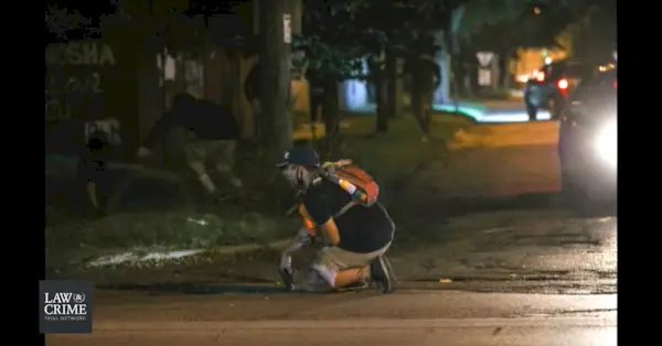 En mand identificeret som Gaige Grosskreutz optræder på et billede præsenteret af forsvaret for at være vidne til Jason Lackowski den 5. november 2021 i Kyle Rittenhouse-mordssagen. (Billede via CrimeSeries)