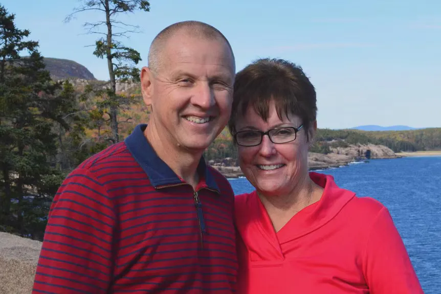 ジム・ソーワと妻のバーバラ・ソーワがフィラデルフィア殺人事件シーズン 1 エピソード 3 に登場' typeof='foaf:Image' title=