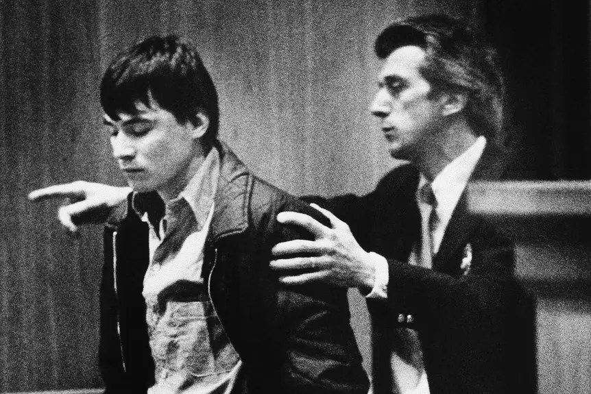 Danielis J Laplante į teismą palydėtas nuleidęs galvą' typeof='foaf:Image' title=