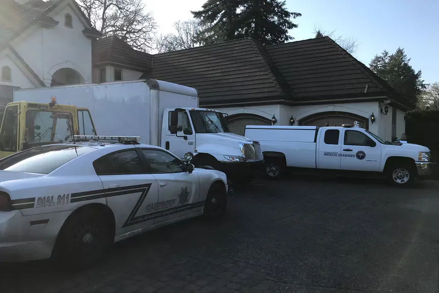 Policija už Jimmy Pearsono namo' typeof='foaf:Image' title=