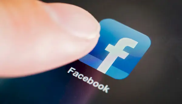 El autoproclamado gurú de la salud Yada está volviendo a enseñar anatomía a las mujeres